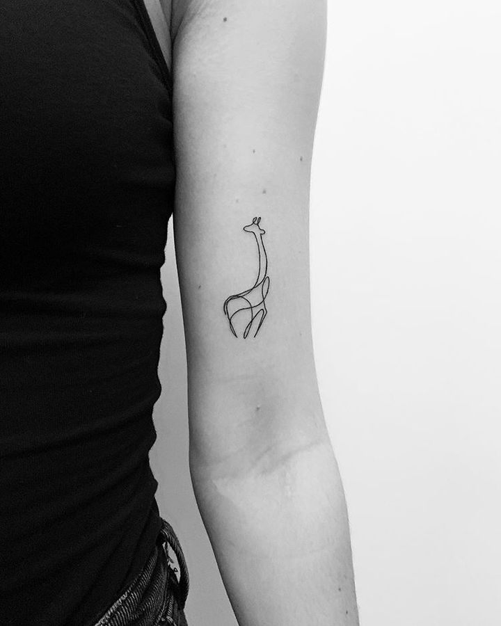 тату жираф