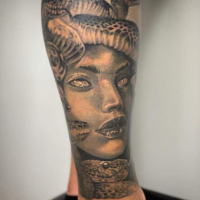 тату горгона