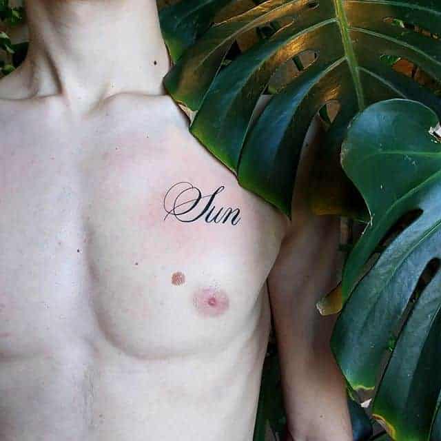 тату надпись на ключице мужская