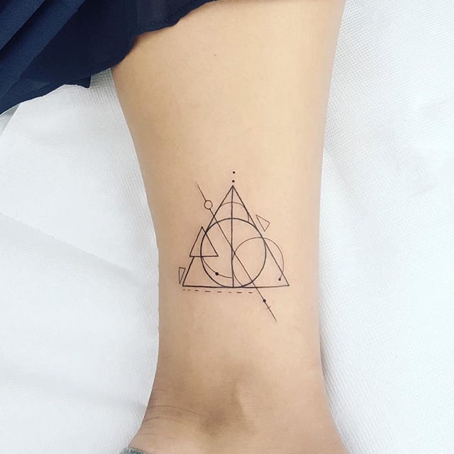 тату треугольник