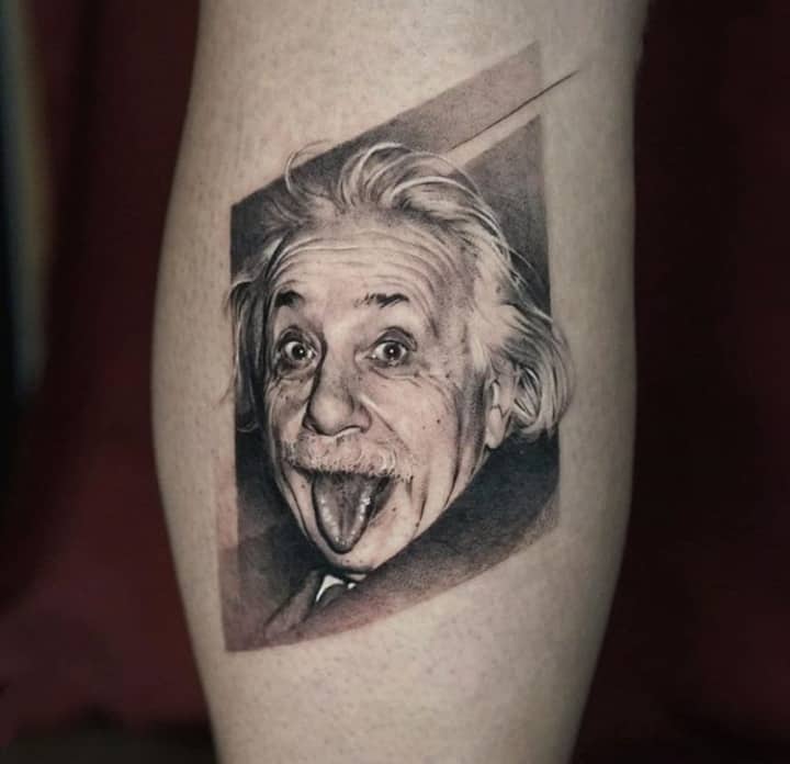 фото тату на руке эйнштейн