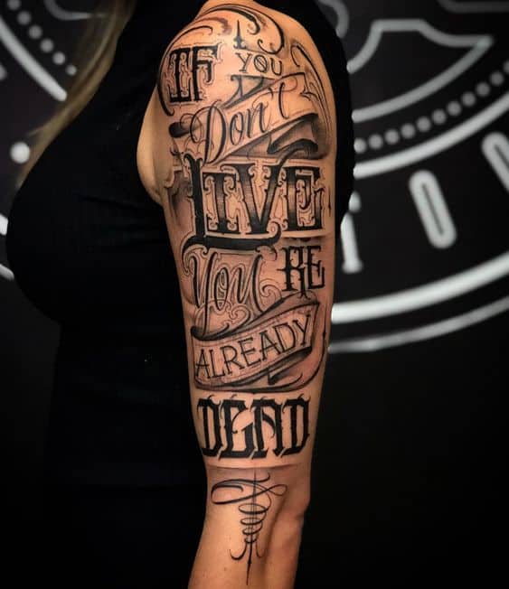 тату надпись на английском на плече