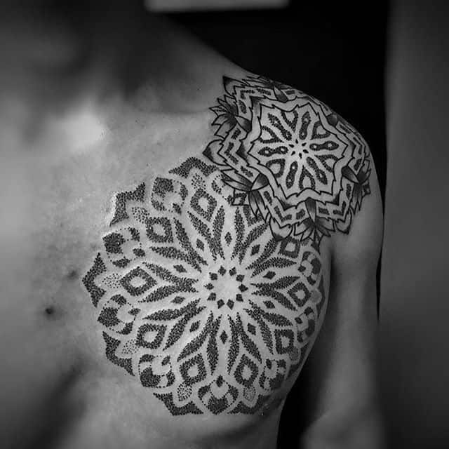 тату плечо мужское