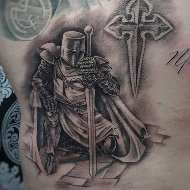 зристианский воин в доспехах тату