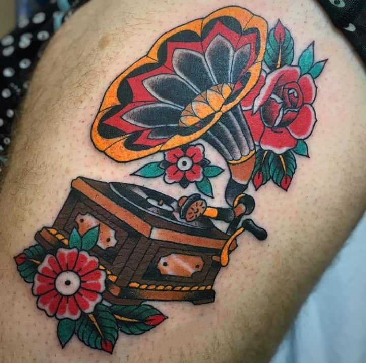 Граммофон с цветами