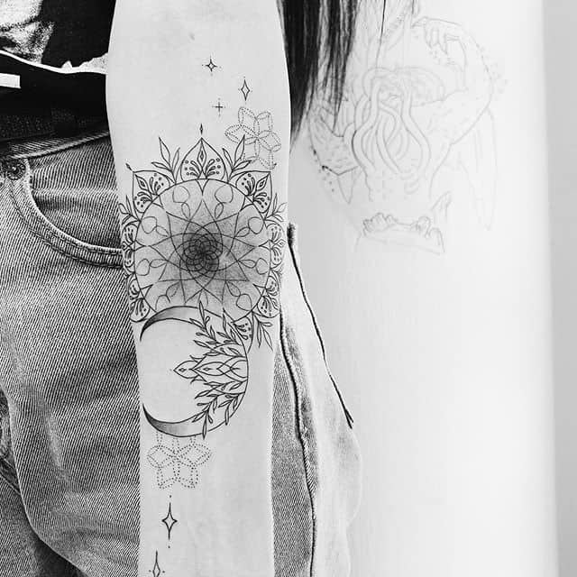 графика тату месяц