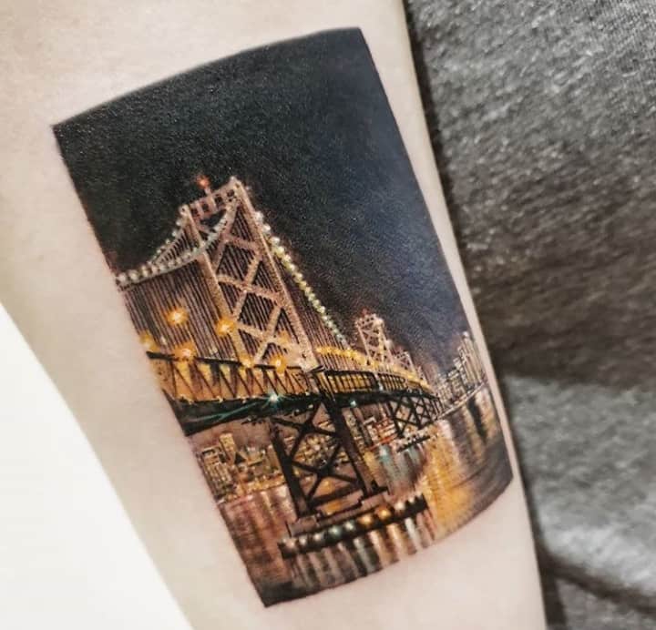 тату мост реализм