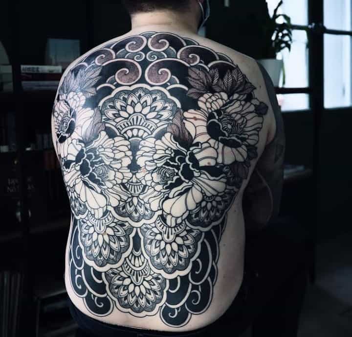 тату на спине