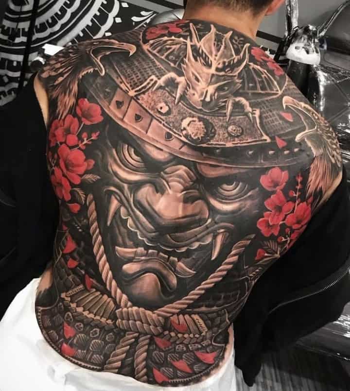 мужское тату на спине саурай