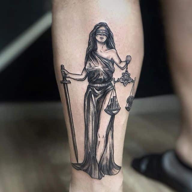 тату фемида с весами