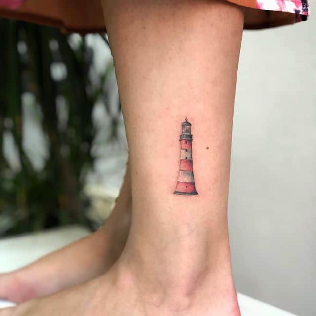 маленький маяк тату