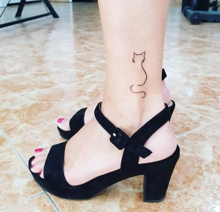силуэт кота тату