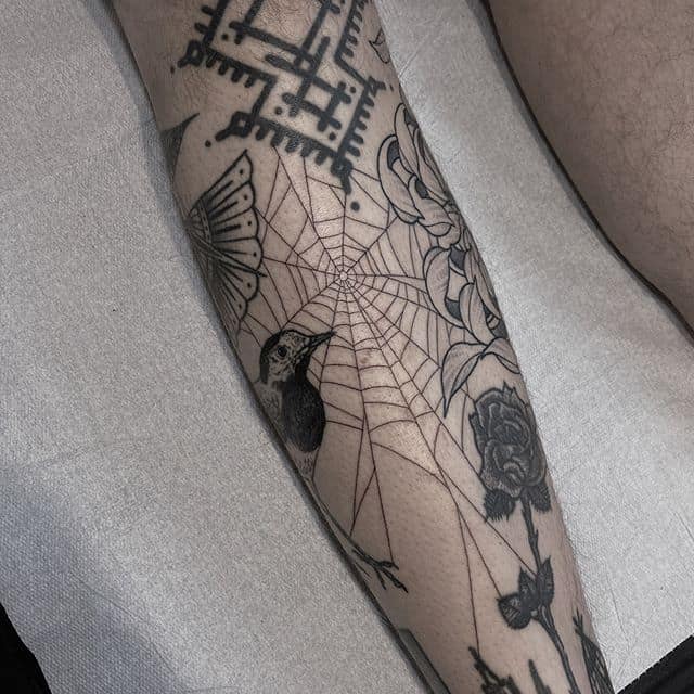 паутина и птица тату