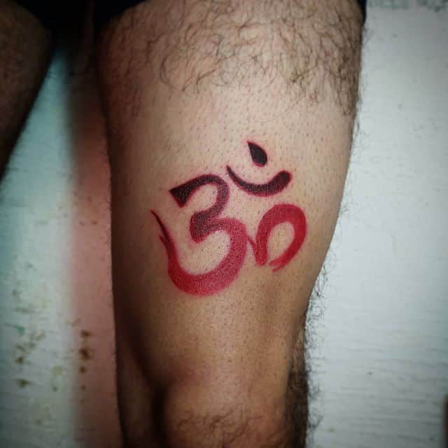 тату мантра ом цветная