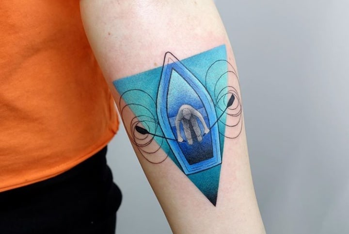 тату лодка синяя