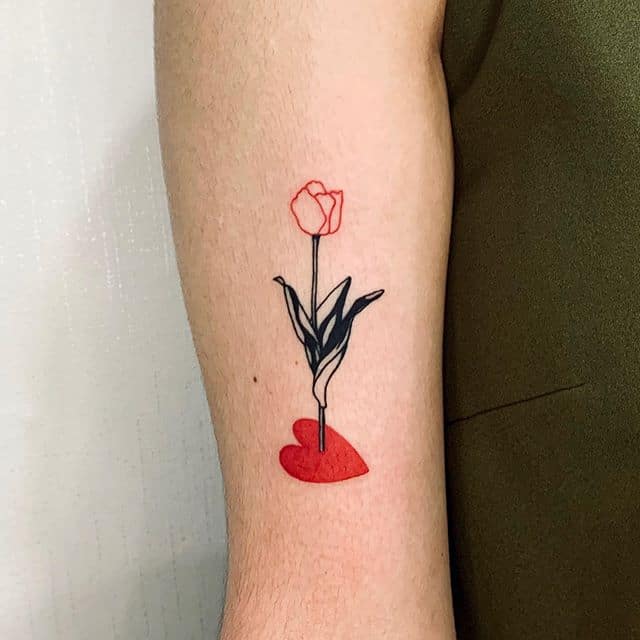 тюльпан и сердце тату