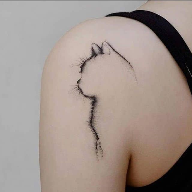 тату на теле кошка