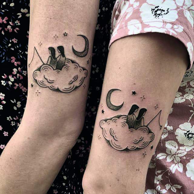 парные тату для сестер месяц