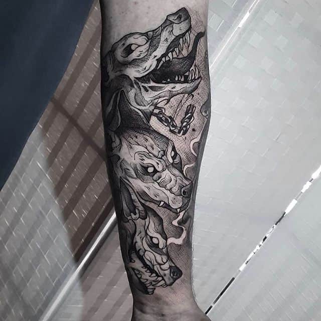 цербер тату на руке