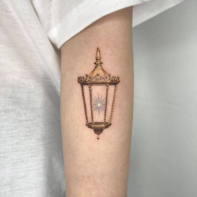 тату фонарик