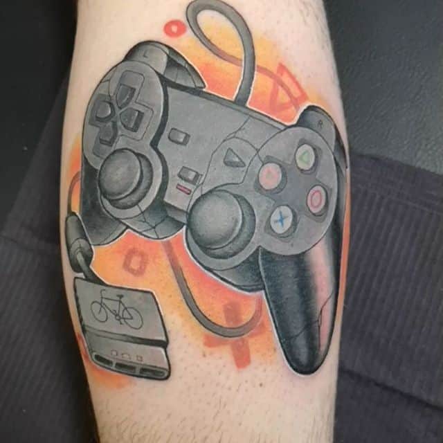 тату джойстик на руке