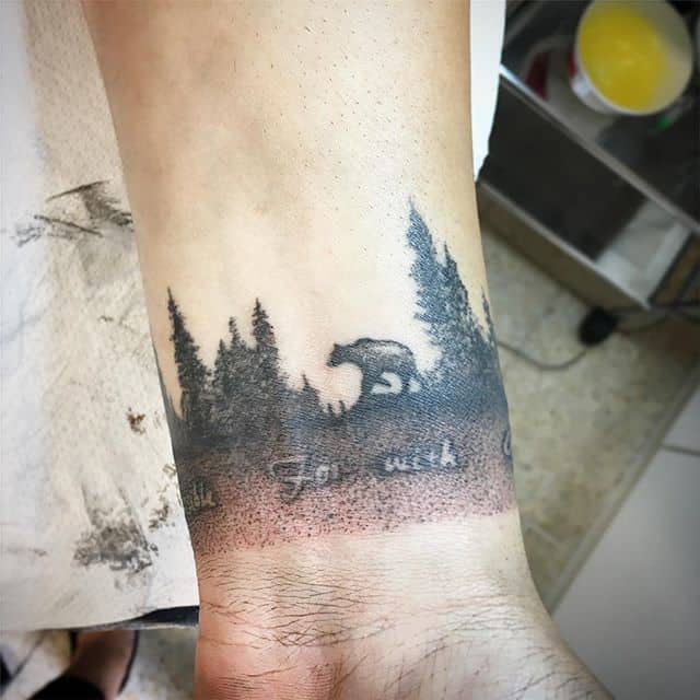 тату на запястье мужское