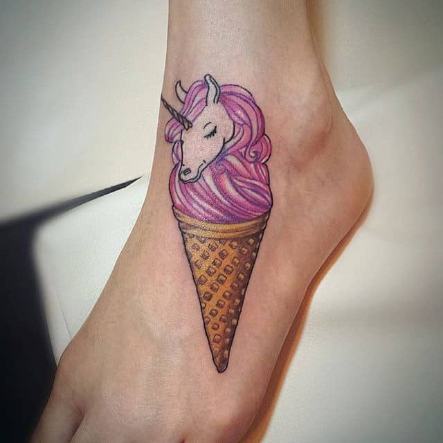тату пирожное единорог