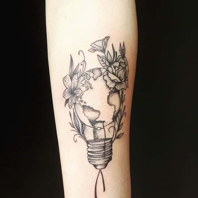 лампочка цветы тату