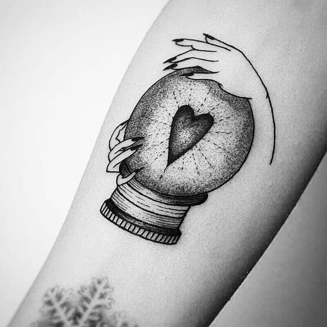 тату магический шар