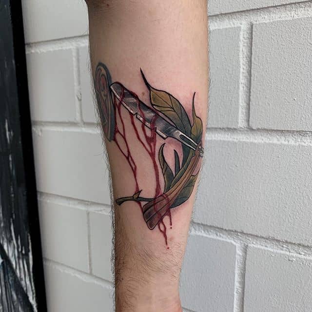 бритва с кровью тату