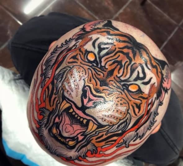 тату на голове цветной тигр