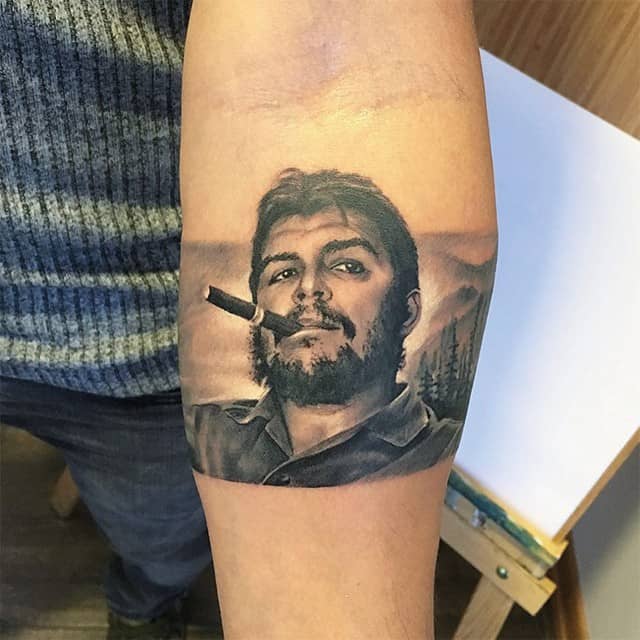 тату че гевара с сигарой