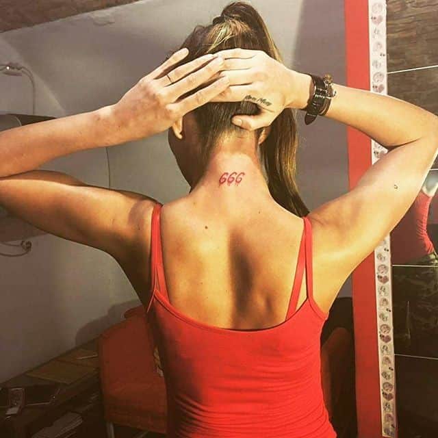 тату 666 на шее