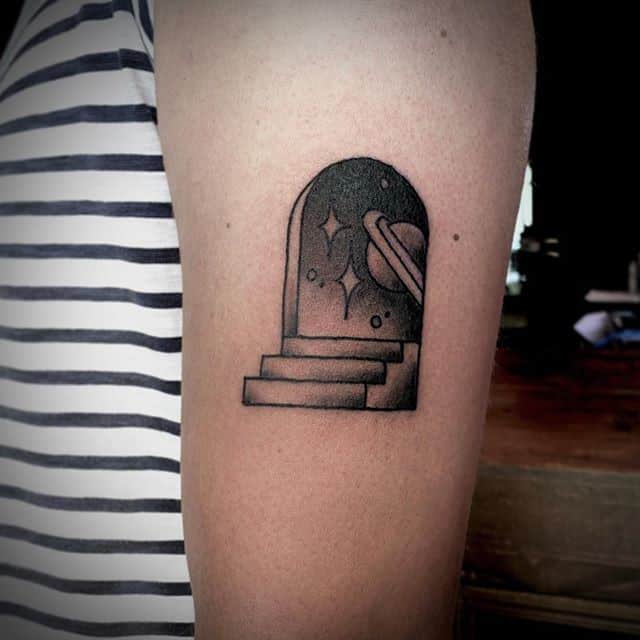 тату лестница планета