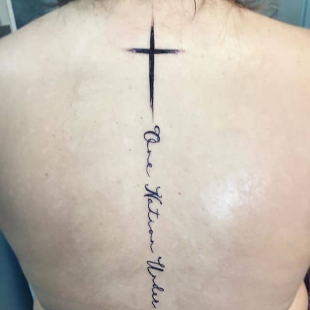 тату латинский крест надпись