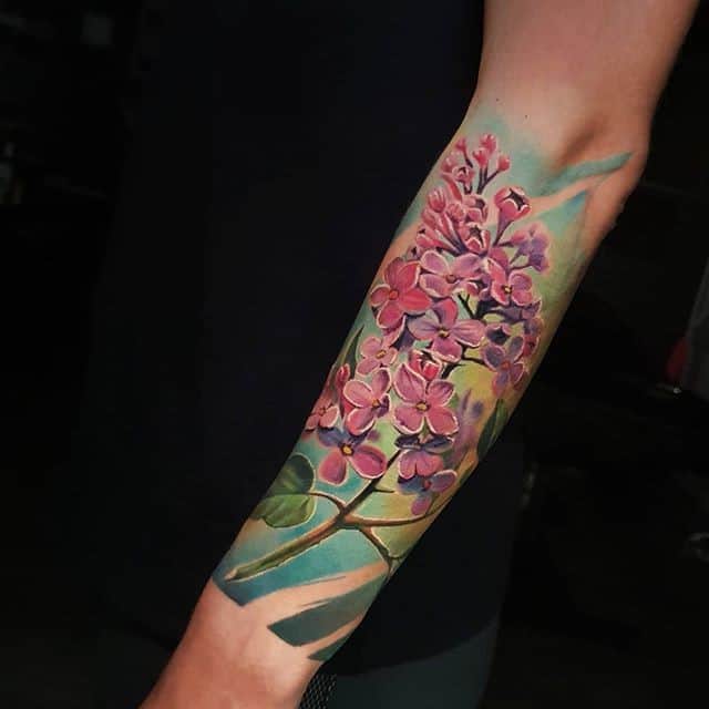 тату сирень на руке