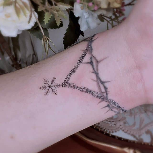 цепочка снежинка тату