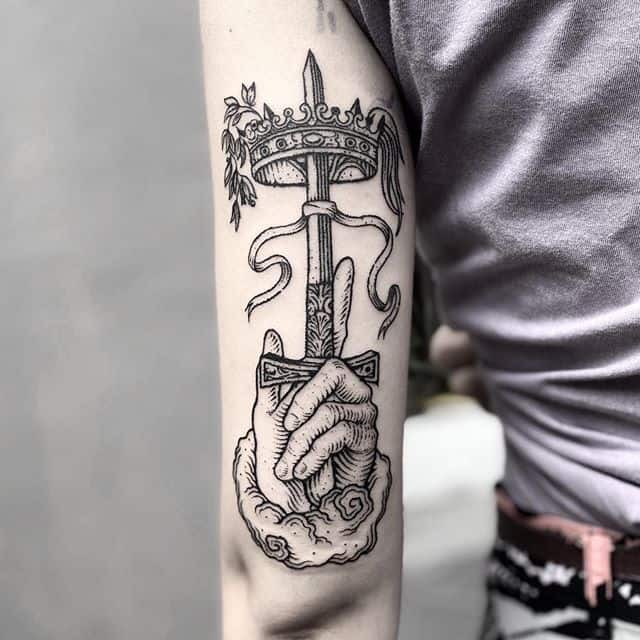 гравюра меч тату