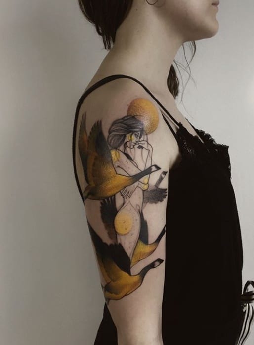 гусь тату на плече