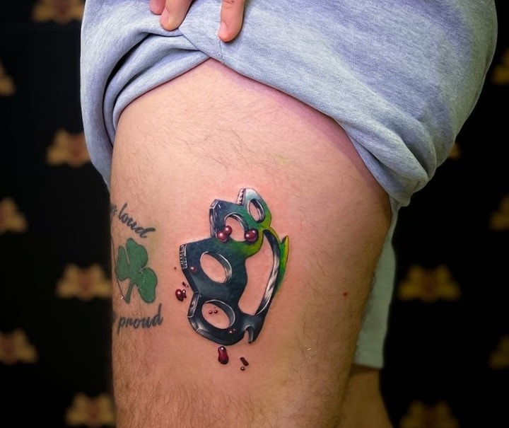 Кастет тату реализм