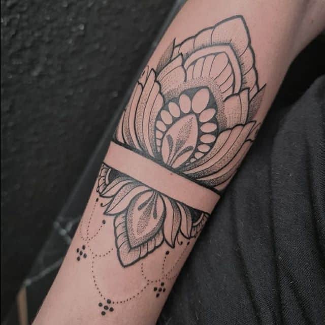 тату символ жизни лотос