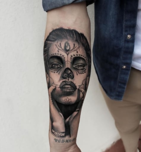 санта муэрте тату предплечье