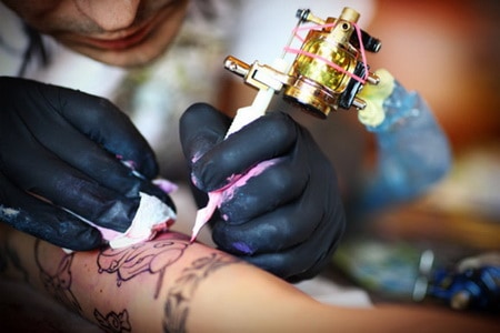 почему люди делают татуировки