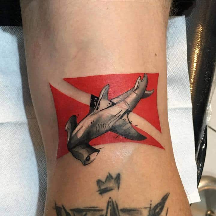 акула молот графика тату