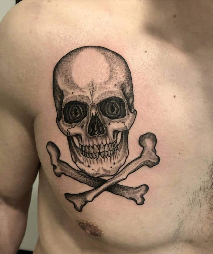 веселый роджер тату на груди