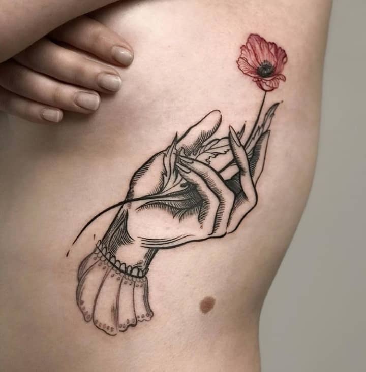 тату на ребрах