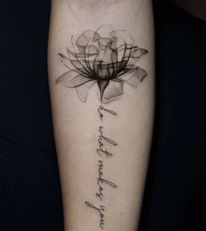 рентген тату цветок и надпись