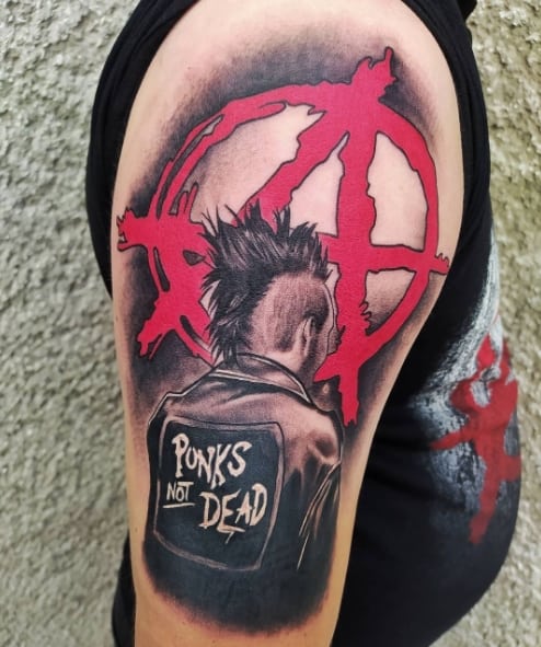тату анархия на плече