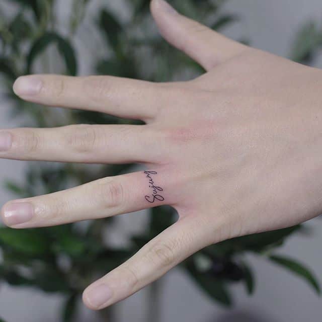 тату кольцо надпись