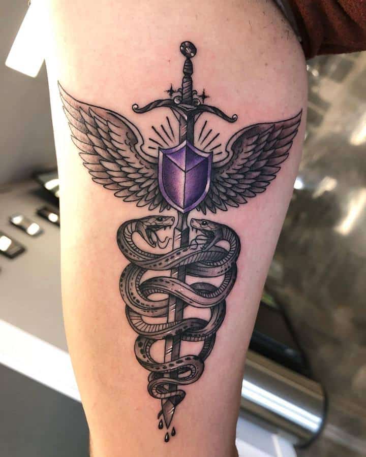 кадуцей тату с мечом